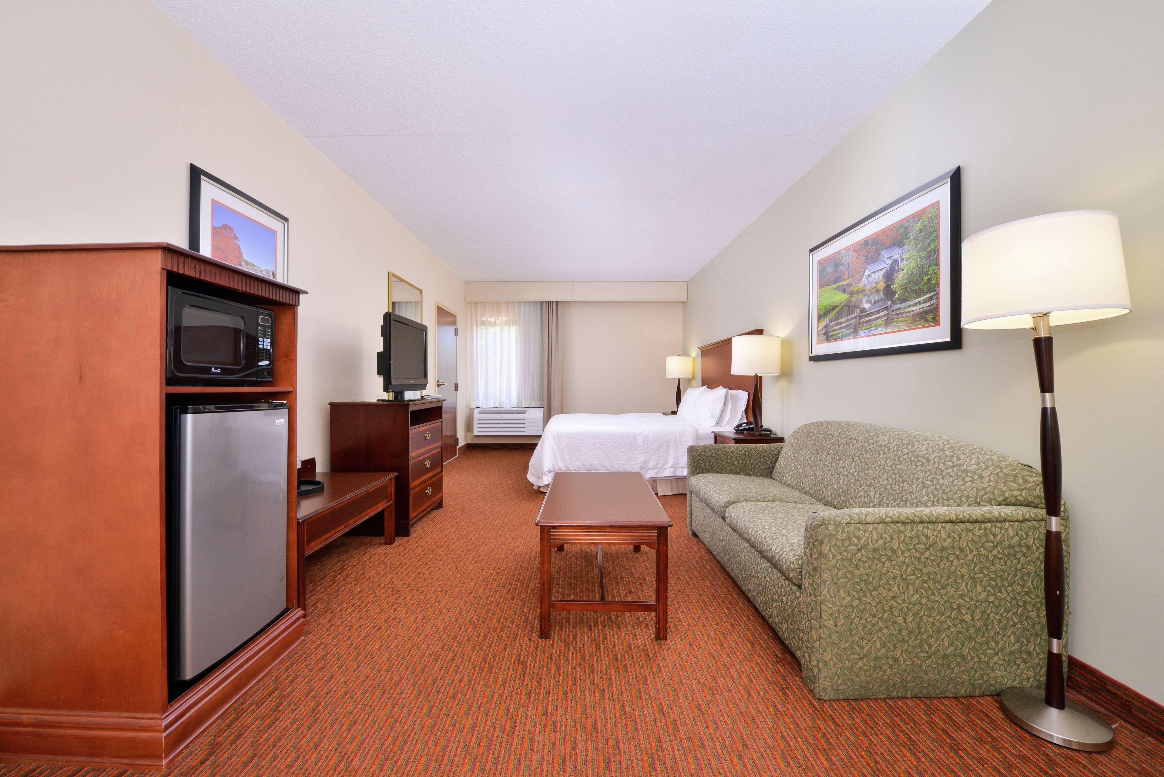 Hampton Inn Waynesboro/Stuarts Draft Fishersville Exterior photo