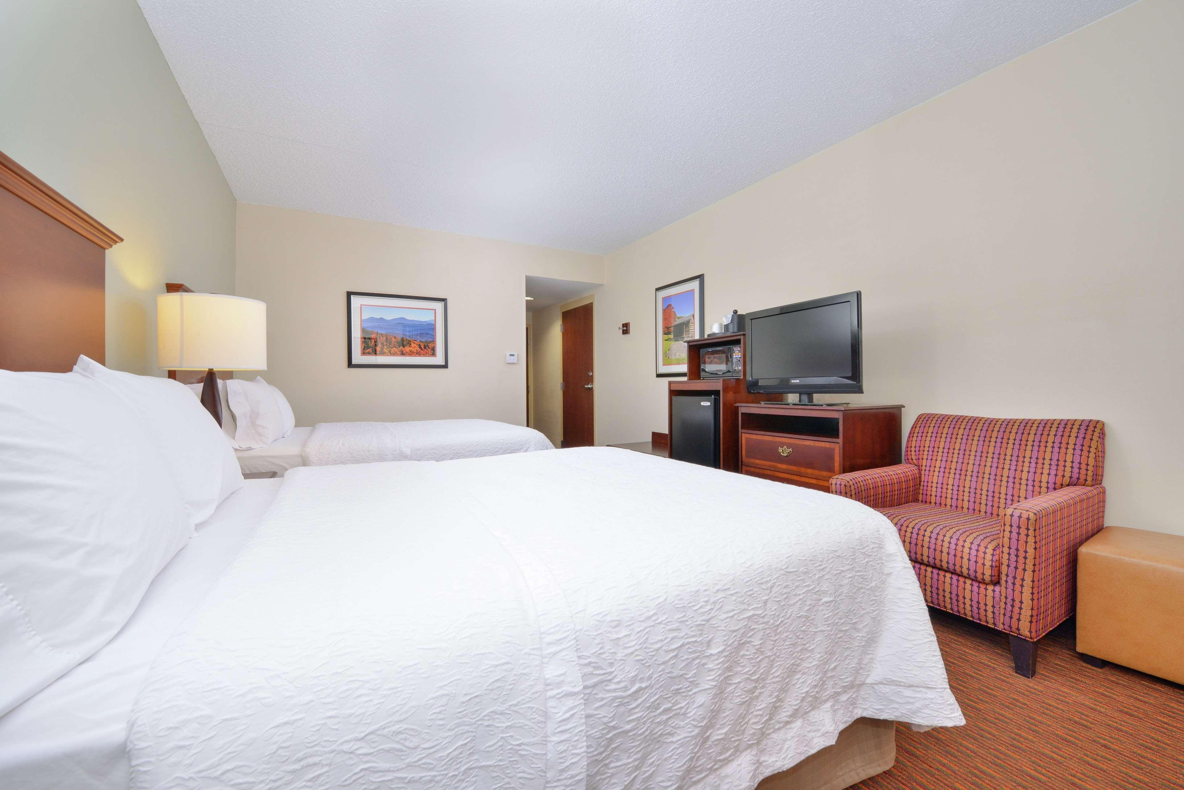 Hampton Inn Waynesboro/Stuarts Draft Fishersville Exterior photo